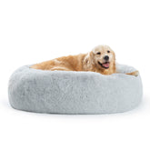 Cama para perro SAVFOX con forma donut esponjosa para dormir tranquilo y cálido.
