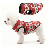SCENEREAL chaqueta para perro navidad con arnés incorporado, lista para paseos festivos.