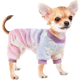 Pijama Sebaoyu para perro pequeño que brilla en oscuridad con diseño espacial.