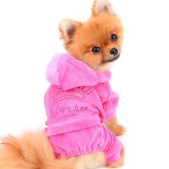 Vista trasera de la sudadera SELMAI, muestra ajuste cómodo para mascotas pequeñas.