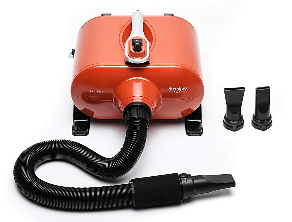 Secador profesional de perros Shernbao DHD-2400F en acción para grooming rápido