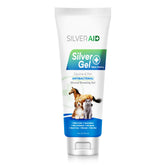 SilverAid Hot Spot Gel aplicado en perro para alivio de irritaciones