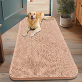 Alfombra Smiry para perros en tono durazno; absorbe humedad y suciedad de las patas.