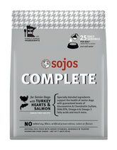 Sojos Complete pavo-salmón senior, bolsa de 7 libras, lista para rehidratar y alimentar.