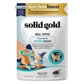 Solid Gold NutrientBoost topping crujiente para enriquecer la comida seca del gato.