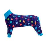 Spark Paws Pijama Planetas, vista trasera, cómodo para dormir.