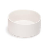 SPUNKYJUNKY comedero cerámico 60oz blanco, base estable para mascotas.