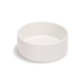 SPUNKYJUNKY cuenco cerámico blanco para mascotas, diseño estable y seguro.