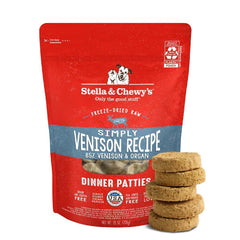Stella y Chewy's patty venison crudo en plato, ideal para comedores exigentes.