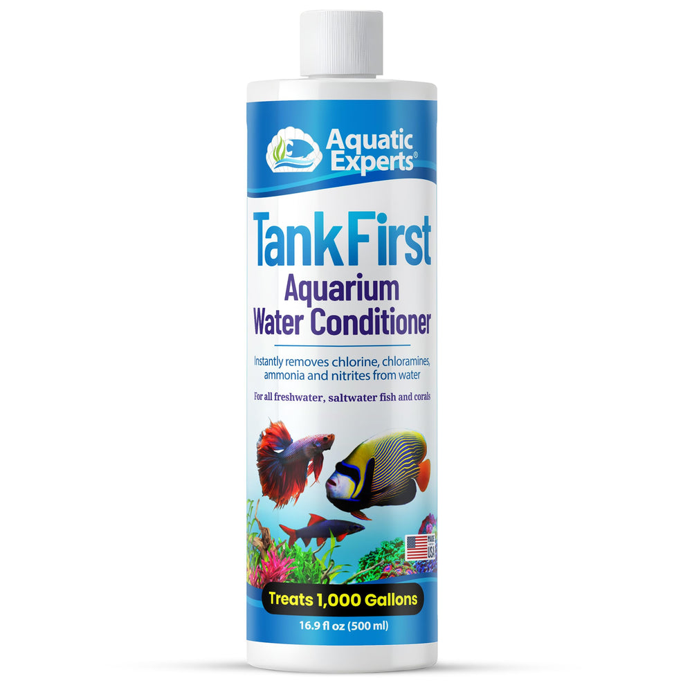 TankFirst vertido en tanque para preparar agua segura rápidamente.