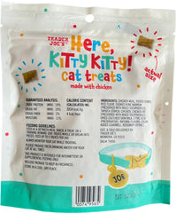 Golosinas Trader Joe's Here Kitty Kitty con pollo; ideal para premiar al gato en juego y descanso.