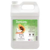 Botella TropiClean 2 en 1 para perros con fragancia de papaya.
