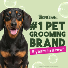 TropiClean shampoo para perros, espuma suave para lavado cómodo.
