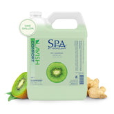 TropiClean SPA Lavish champú para perros – botella suave y fácil de aplicar.
