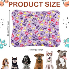 Diseños de patitas en colores vivos para jaula y zona de descanso.