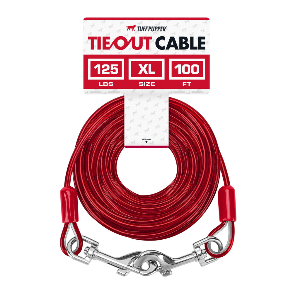 Cable de amarre Tuff Pupper de 100 ft desplegado para juego al aire libre.