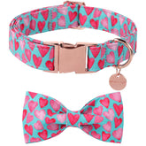 UP URARA PUP collar con lazo rosa y corazón, perfecto para ocasiones especiales.