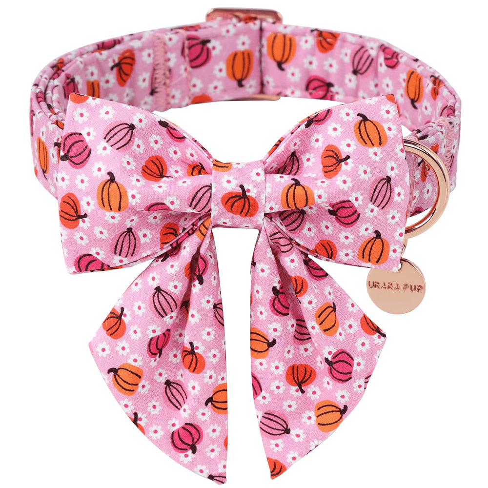 UP URARA PUP collar Halloween rosado con lazo, ideal para paseos festivos.