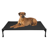 Cama elevada Veehoo para perros grandes en exterior, descanso fresco y estable.