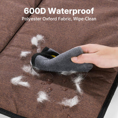 Diseño antideslizante Veehoo mantiene la cama en su sitio durante trayectos.