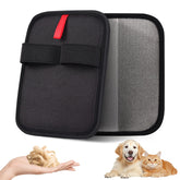Guantes VerdeVilla para eliminar pelo de mascotas en el sofá, limpieza rápida y eficaz.