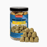 Vorenzyme cubos gambas liofilizadas, empaque visible, alimento proteico para peces.