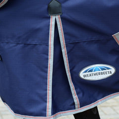 WeatherBeeta ComFiTec Essential forro satinado 210T que reduce fricción y realza el brillo.
