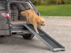 WeatherTech PetRamp, uso en coche, facilita subir perros al vehículo.