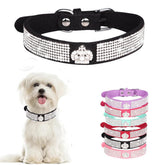 Collar WeimoMonkey con diamantes brillantes para perros pequeños, ideal para salidas elegantes.