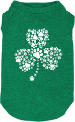 Detalle de tejido suave de la camiseta Weokwock, trébol en verde.