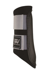 Bota Woof Wear con ventilación en azul océano para mayor flujo de aire.