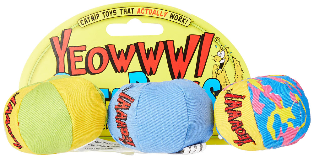 Bola Yeowww para gatos, vista frontal del paquete de tres, para juego.