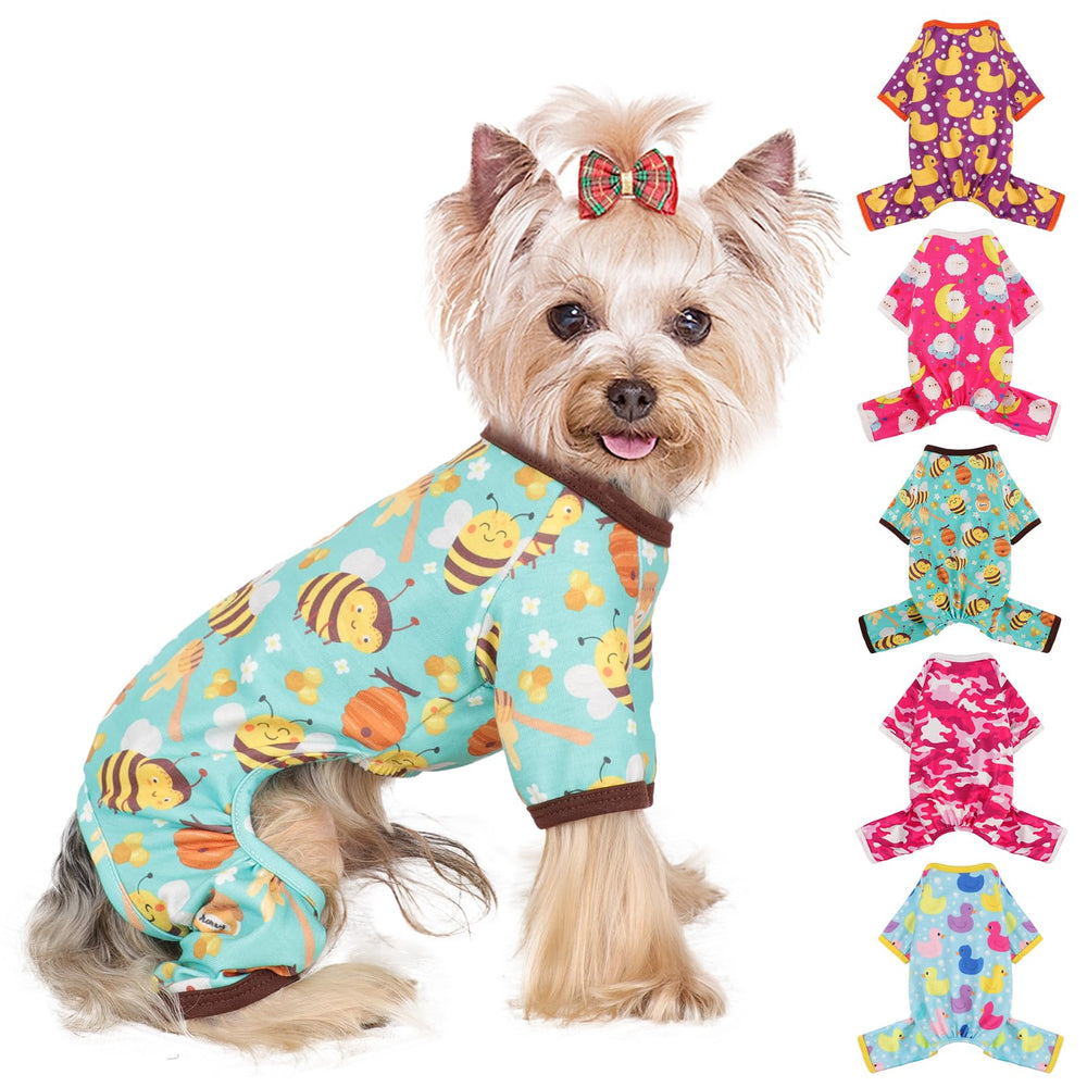 Pijama Yikeyo XS para perro, frente visible, descanso cómodo.