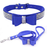 YOUALSO collar con lazo azul y cristales, perfecto para paseos con estilo.