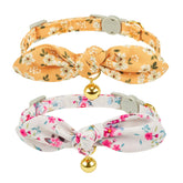 Collar YUDOTE para gato con lazo y campana, ideal para localizarlo fácilmente.