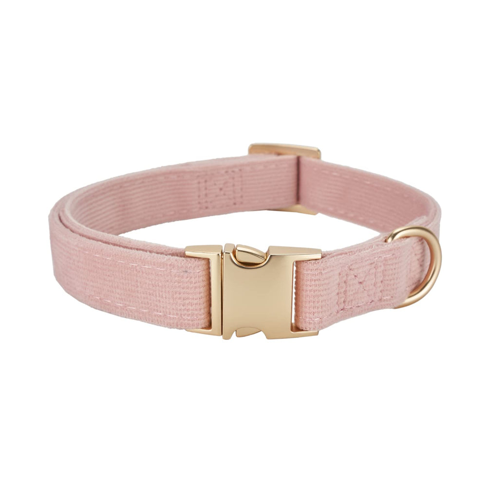 Collar YUDOTE con pana acanalada y cierre dorado, cómodo y duradero.