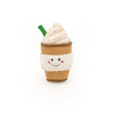 ZippyPaws NomNomz Puppuccino juguete suave y sonoro para perros pequeños.