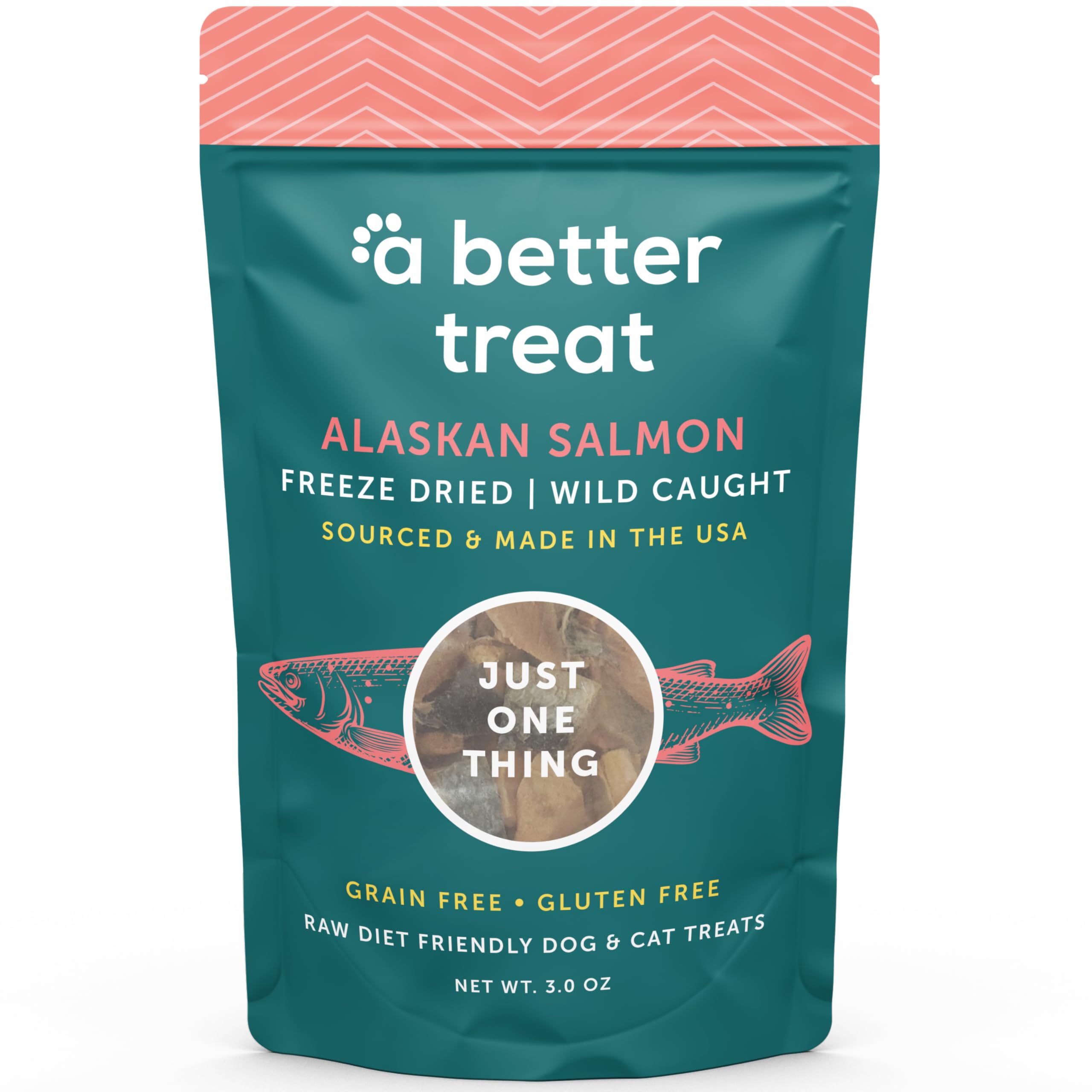 Trozo de salmón deshidratado de A Better Treat, ideal como recompensa para entrenamiento.