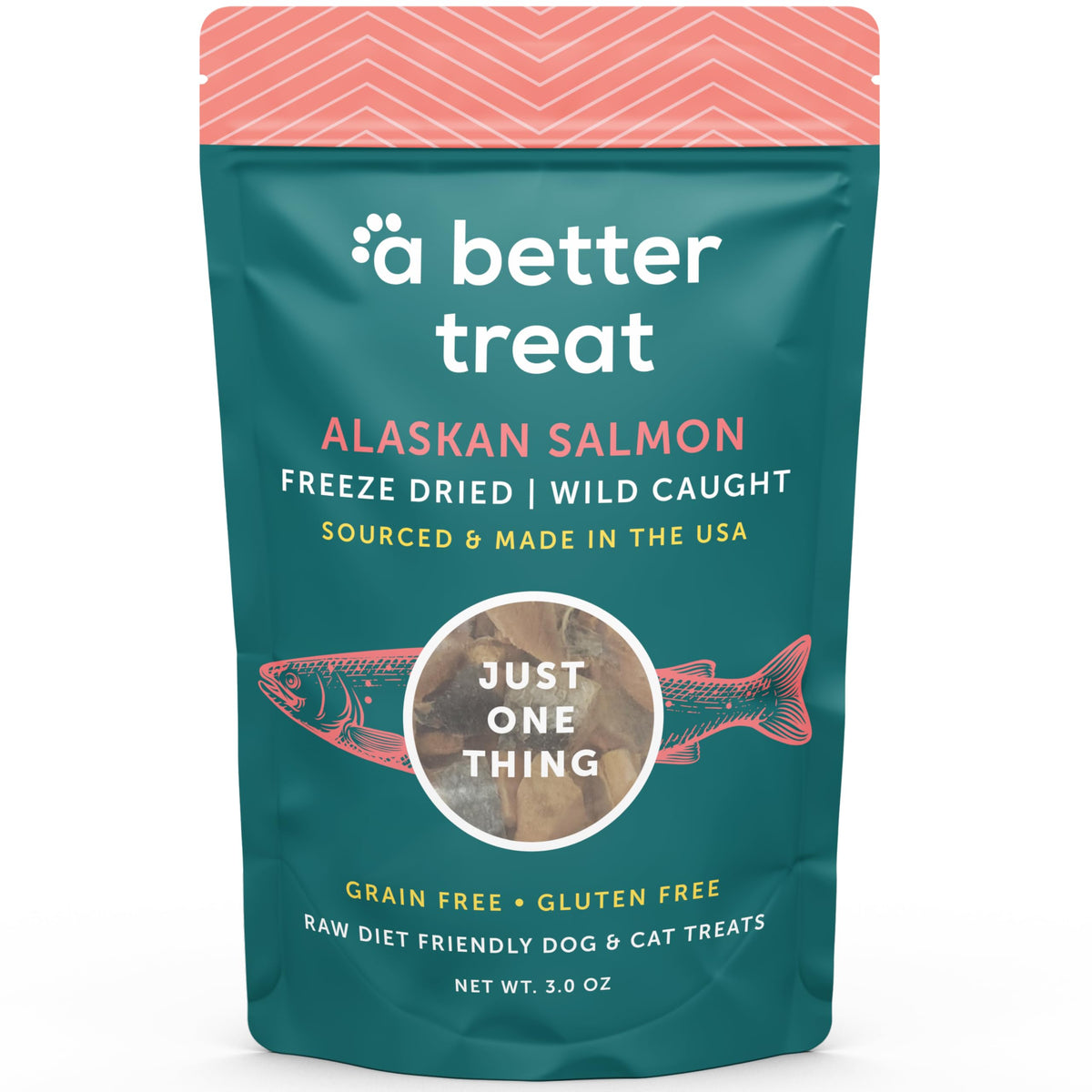 Trozo de salmón deshidratado de A Better Treat, ideal como recompensa para entrenamiento.