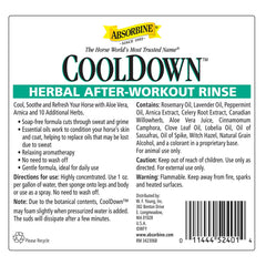 Aplicación suave de Absorbine CoolDown tras el entrenamiento para relajar la piel y el pelaje.