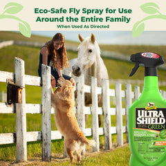Absorbine UltraShield Green, aplicación en perro para protección diaria y segura.