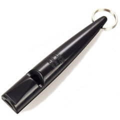 ACME silbato para perros 210.5 negro, en mano para entrenamiento práctico.