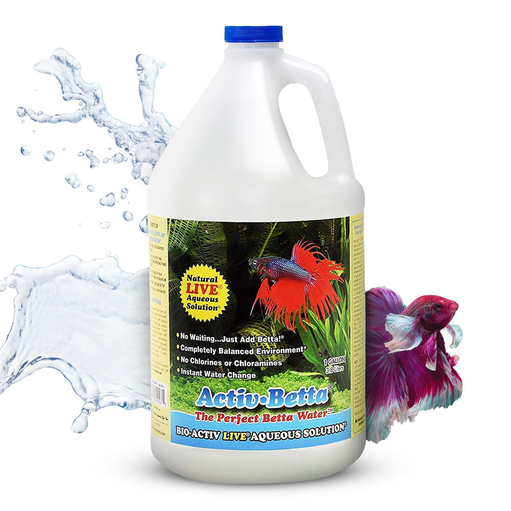 Activ Betta Bio-Activ Live: vertido de la botella para iniciar un acuario estable.