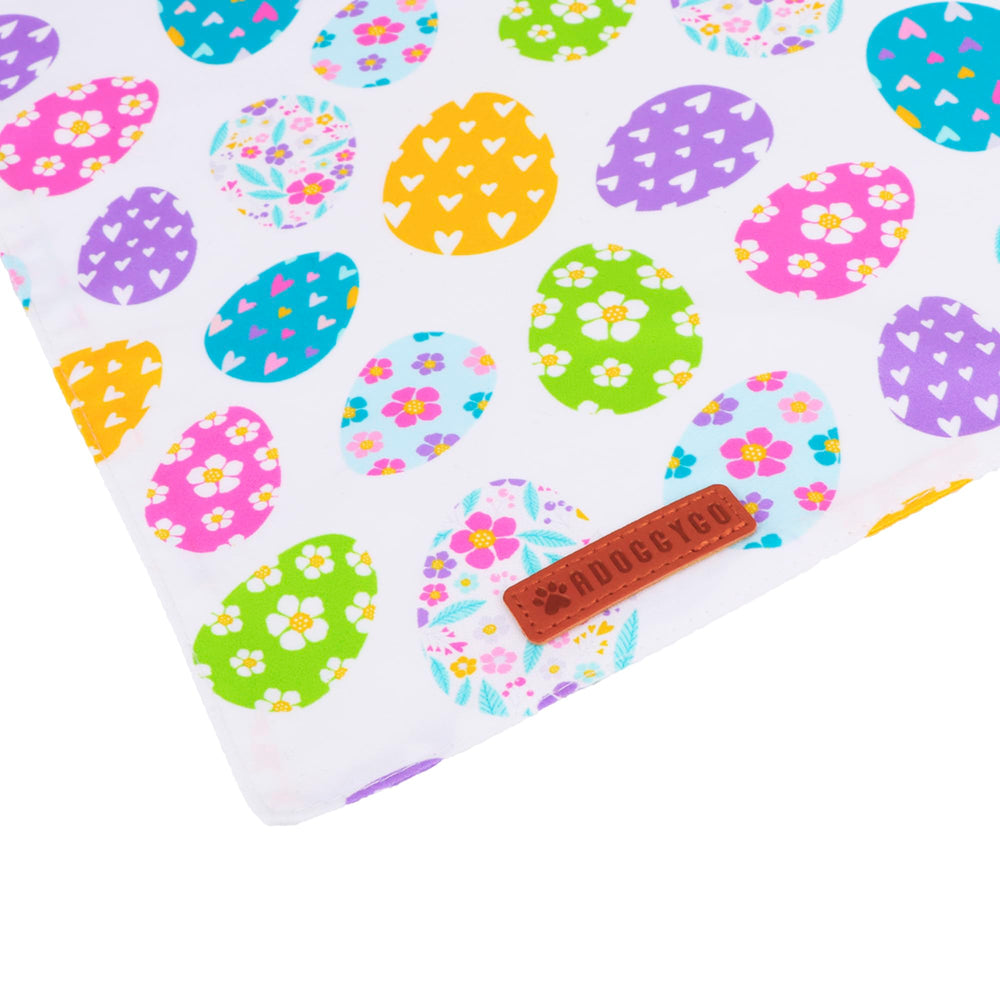 ADOGGYGO Bandana ajustable: se adapta a cuellos medianos a grandes.