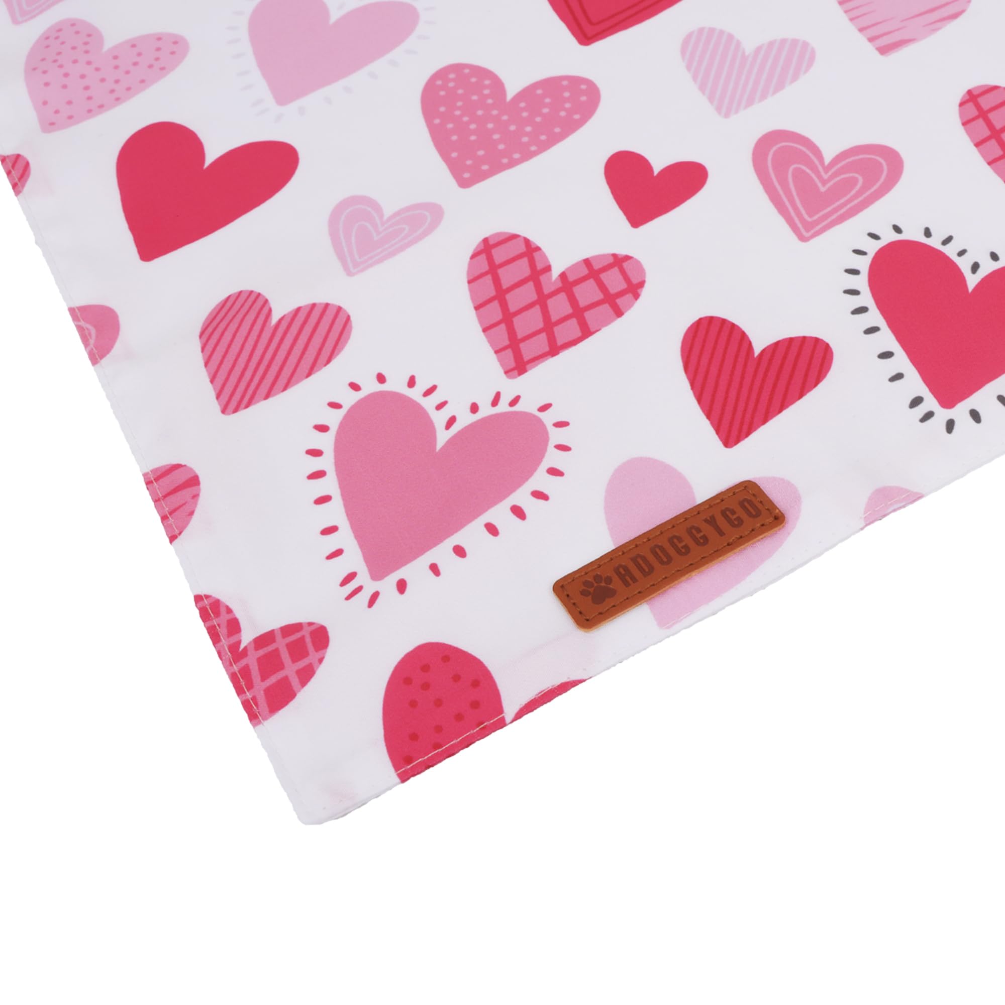 Paquete ADOGGYGO con dos bandanas azul y corazones.