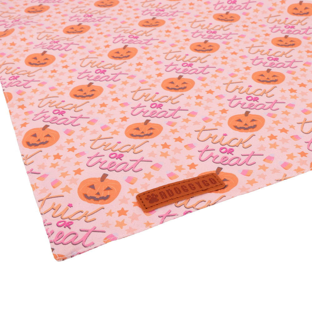 Bandana ADOGGYGO regalo ideal para amantes de perros en Halloween.