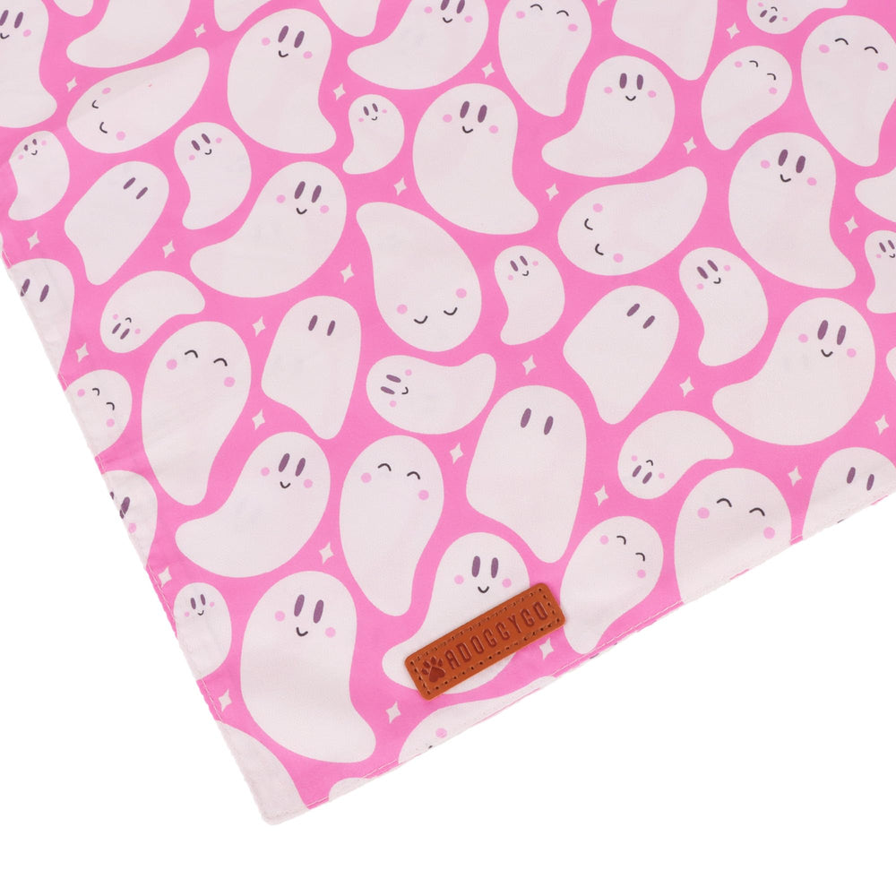 Bandana rosa ADOGGYGO para Halloween, accesorio festivo y práctico para paseos.