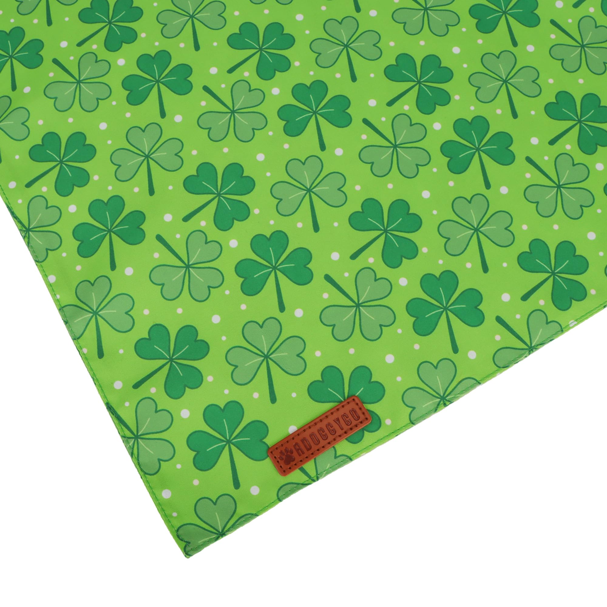 Bandana ADOGGYGO para perros pequeños, ideal para uso diario.