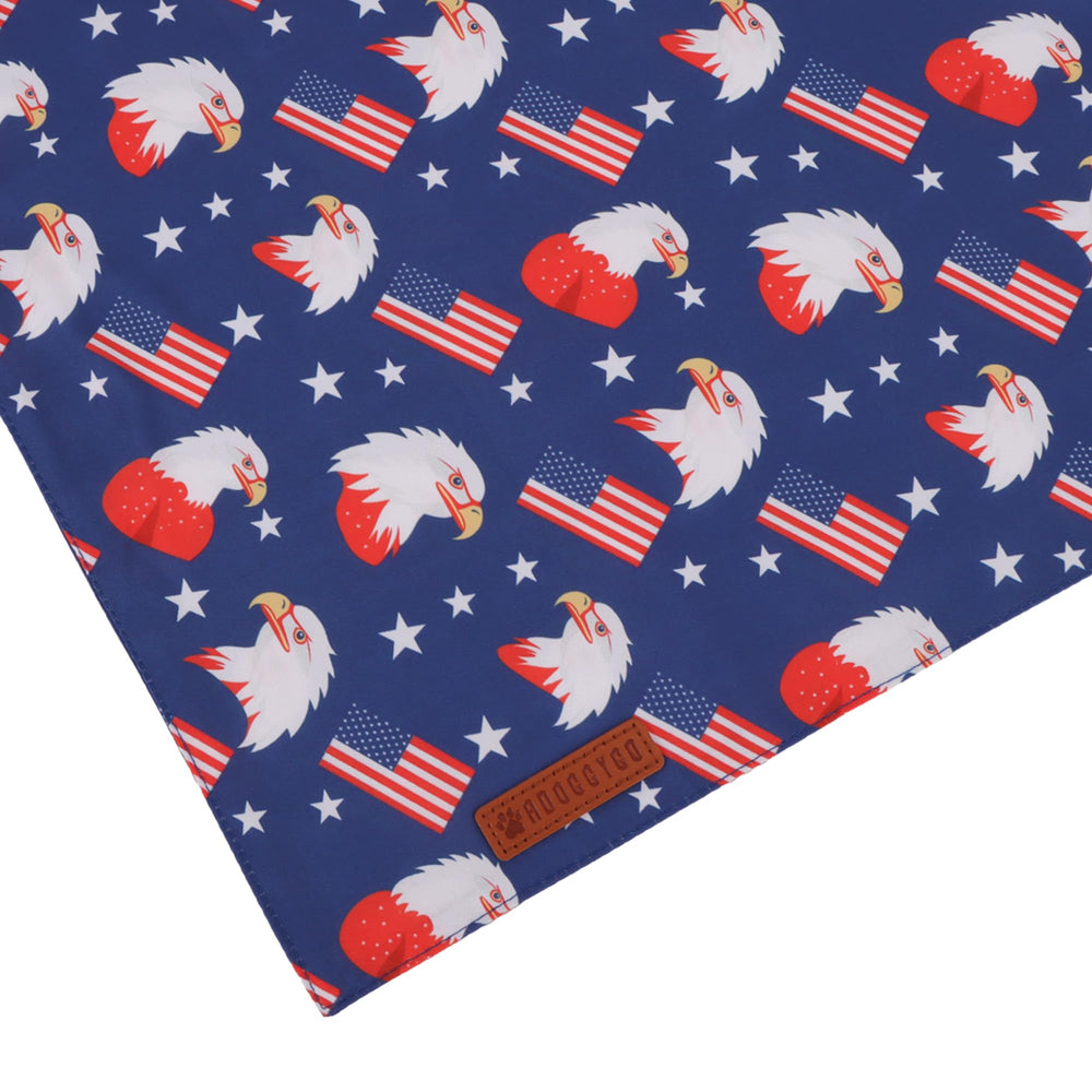 ADOGGYGO bandana en empaque listo para regalo o compra individual.