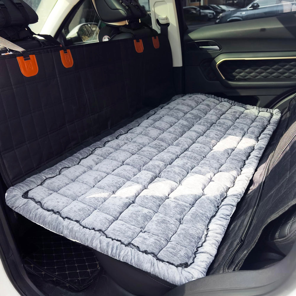 Colchoneta para coche AEEISHOMEREFORM con plaid gris, cómodo y seguro para tu perro